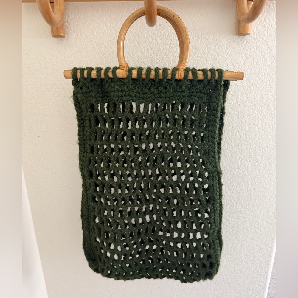 Vintage 60s 70s Wooden handle crochet knit tote bag boho beach grandmacore